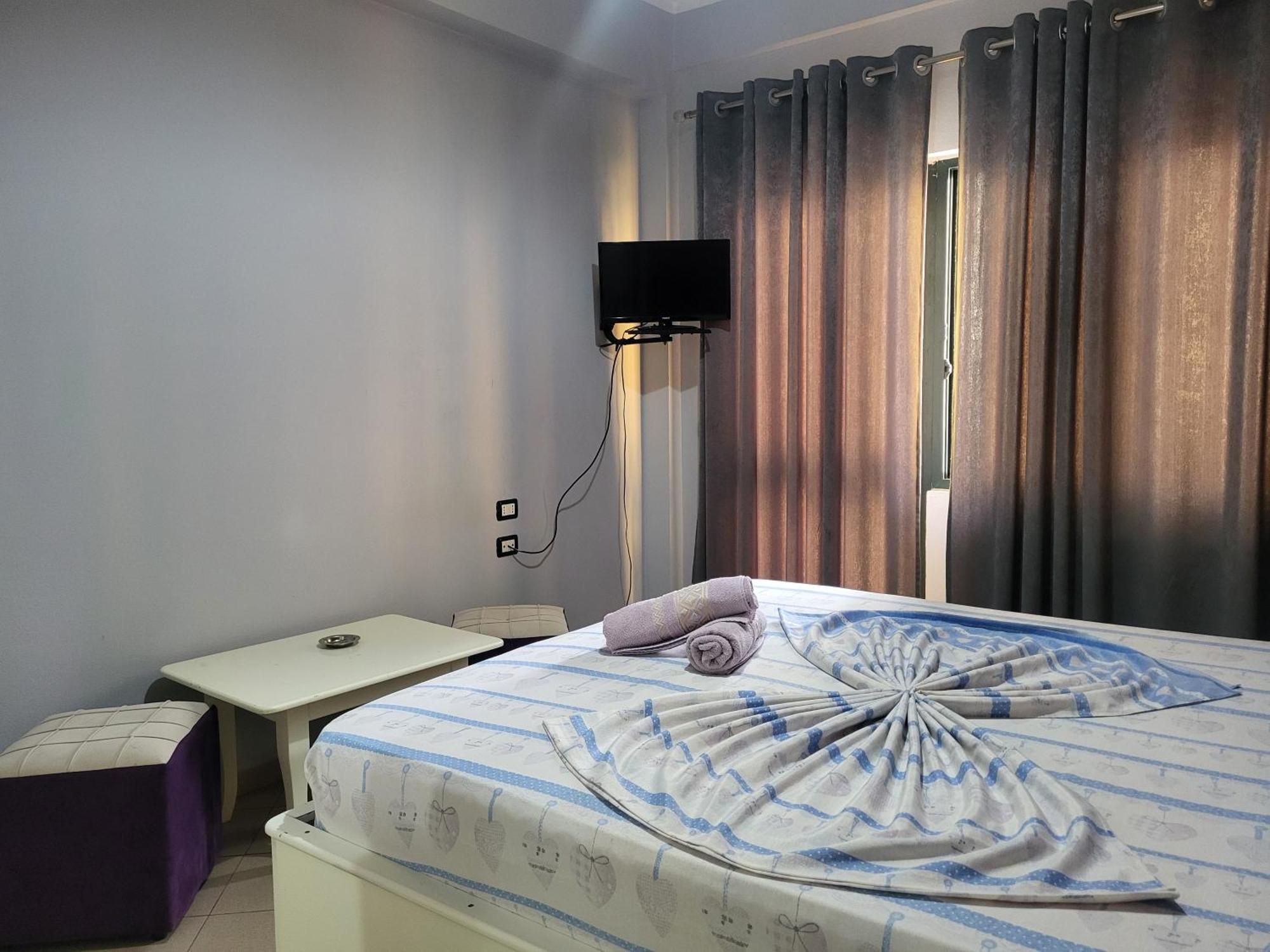 Hotel Europa Лежа Экстерьер фото