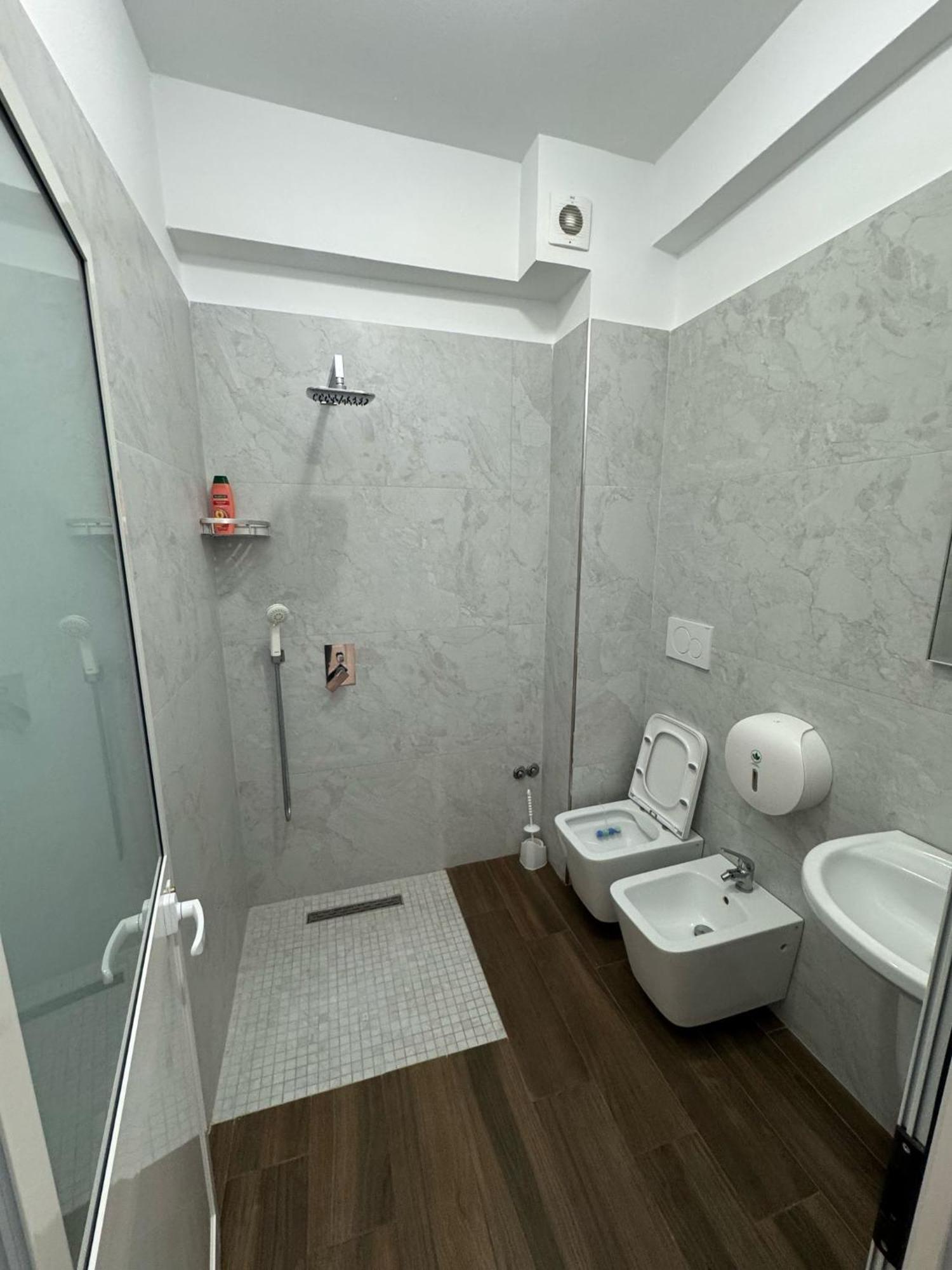 Hotel Europa Лежа Экстерьер фото