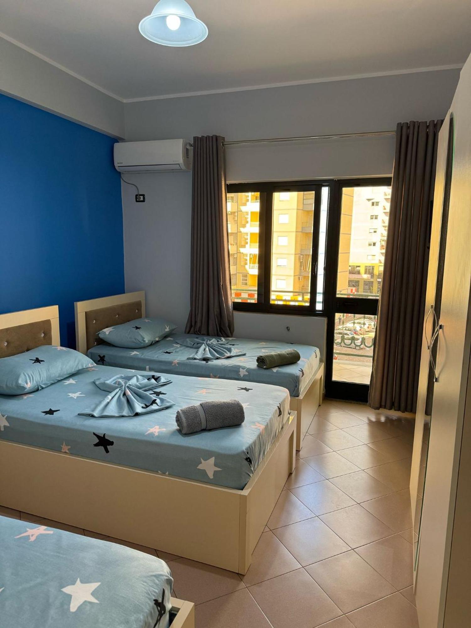 Hotel Europa Лежа Экстерьер фото