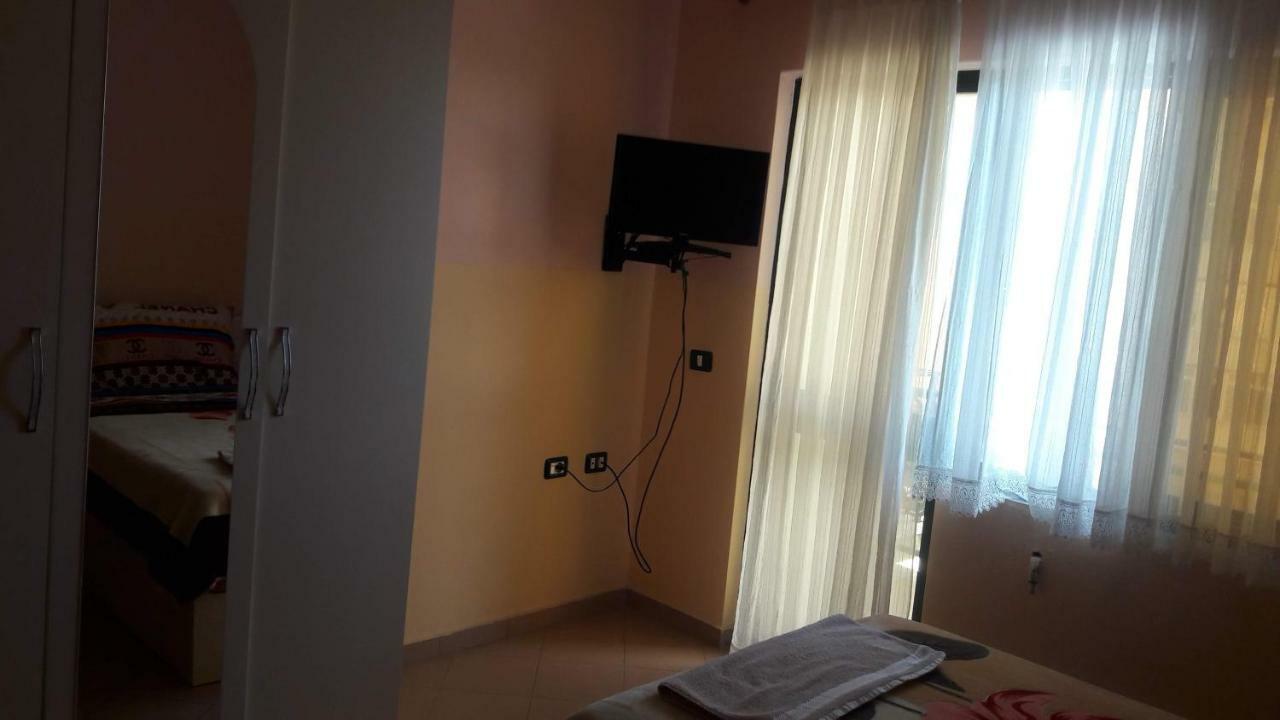 Hotel Europa Лежа Экстерьер фото